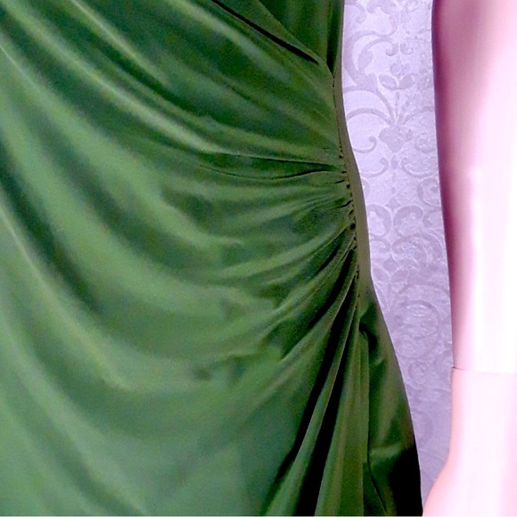 Norma Kamali dress green size Small EUC - Picture 3 of 6